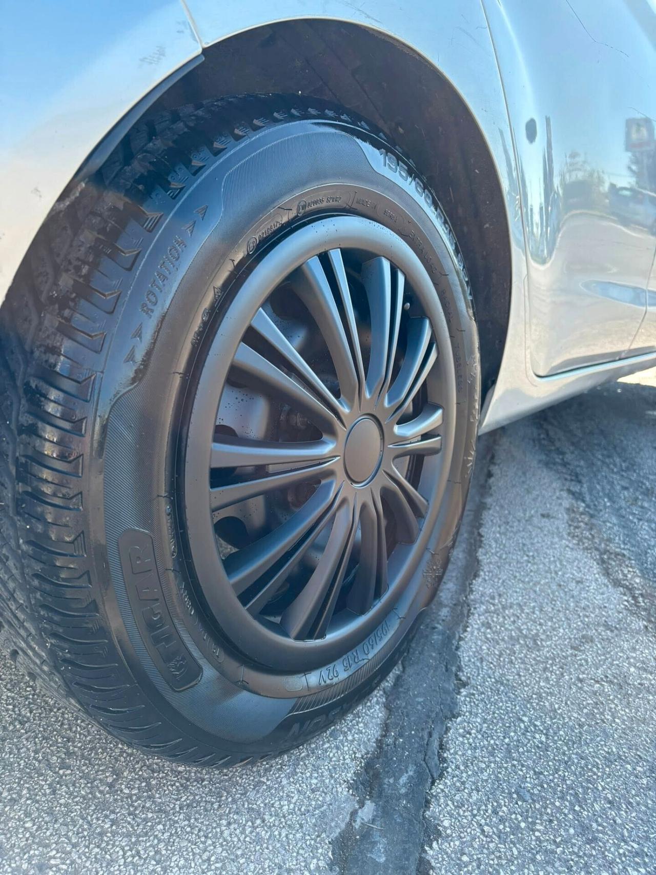 Ford Fiesta 1.2 82 CV Titanium GPL 2032