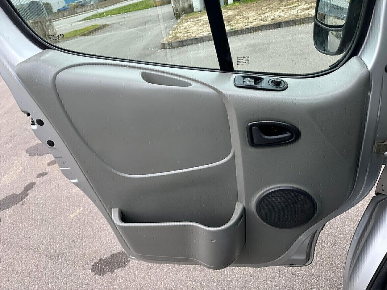 NISSAN PRIMASTAR CON 6 POSTI SUPER PREZZO!