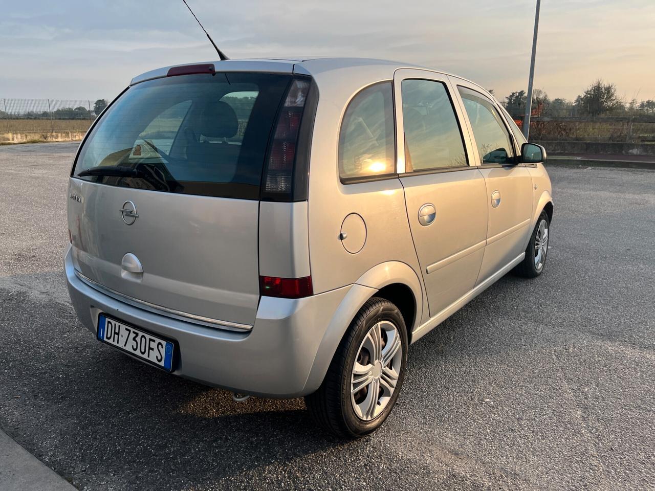 Opel Meriva 1.4 16V Cosmo SOLI 99,400 KM ADATTA AI NEOPATENTATI