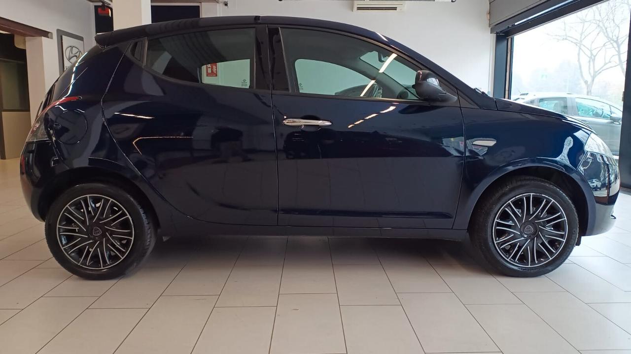 Lancia Ypsilon 1.2 69 CV 5 porte S&S Gold