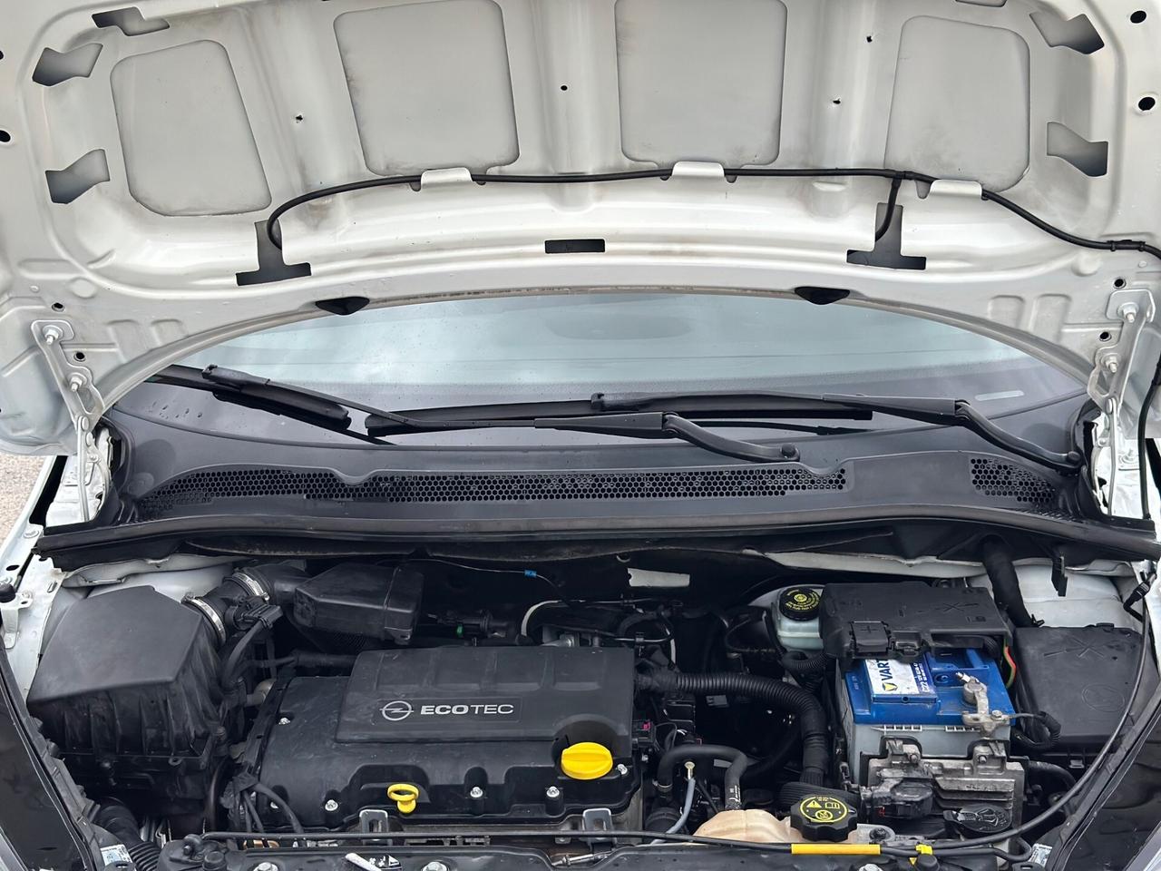 Opel Corsa 2016 1.2 69CV 5 porte b-Color