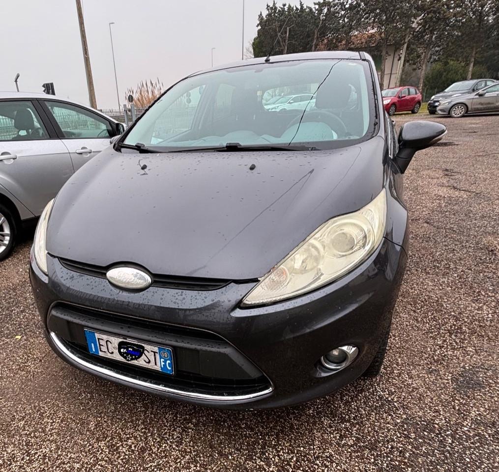 Ford Fiesta 1.4 TDCi 68CV 5 porte Titanium