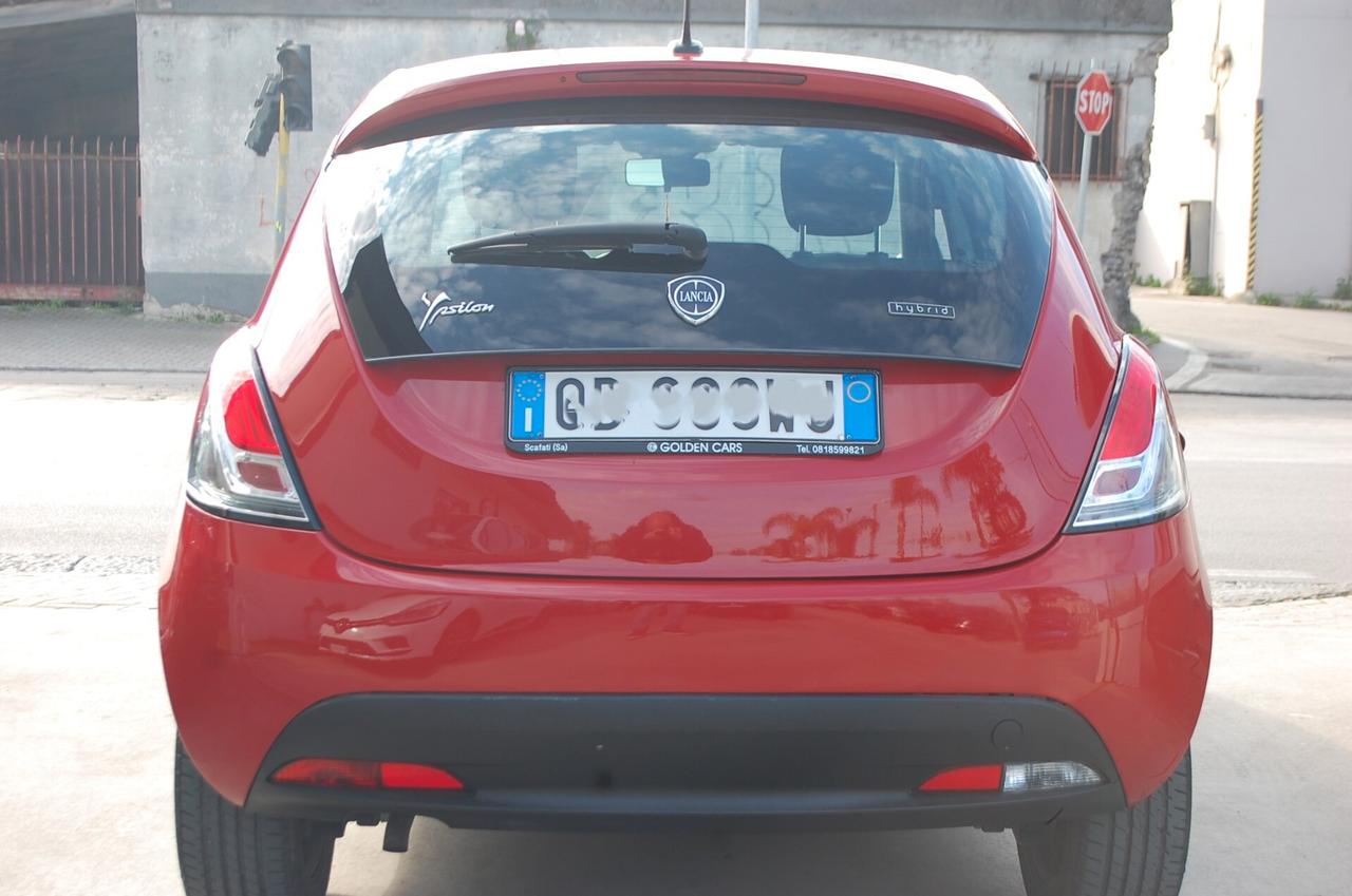 Lancia Ypsilon 1.0 firefly hybrid 70CV Silver S&S Uff Italy USB