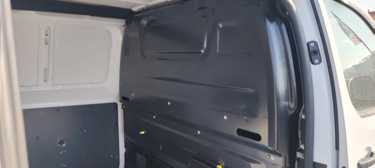 Peugeot E-EXPERT 75KWH 136CV STANDARD