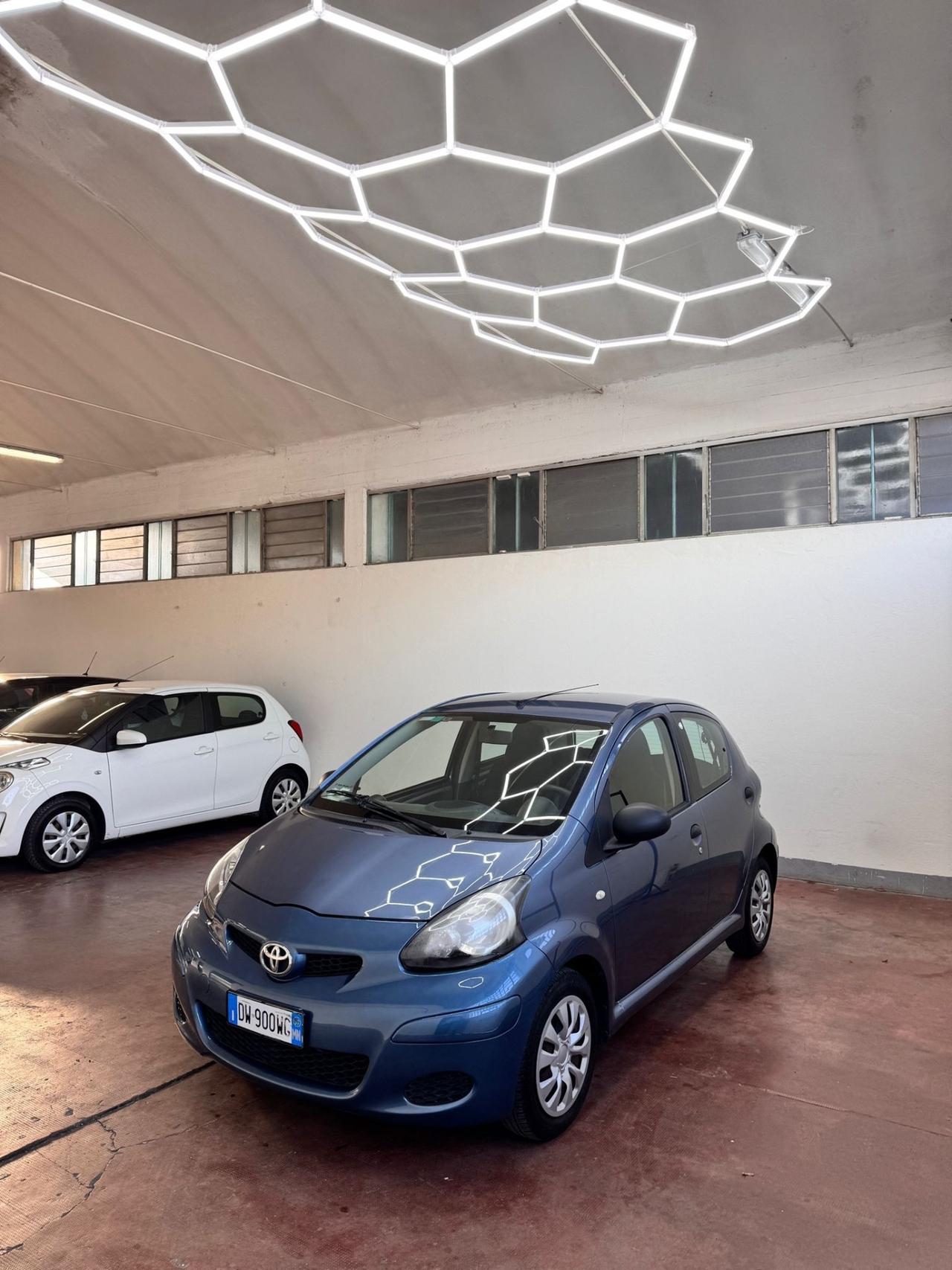 Toyota Aygo 1.0 benzina