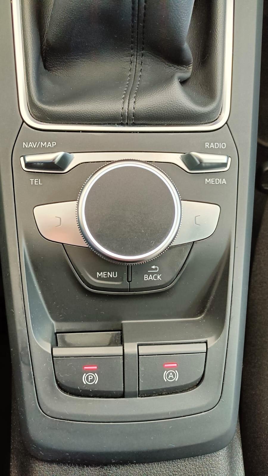 Audi Q2 30 TDI 115CV Admired 6m