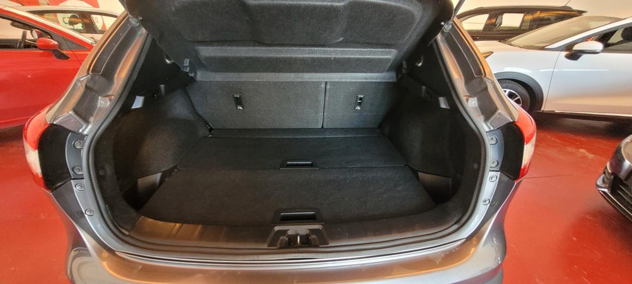 Nissan Qashqai 1.5 dCi N-Connecta