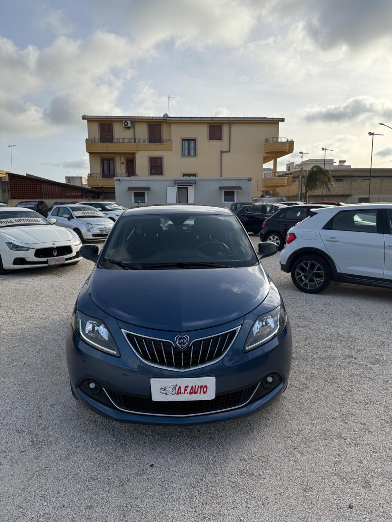 Lancia Ypsilon 1.0 FireFly 5 porte S&S Hybryd Gold