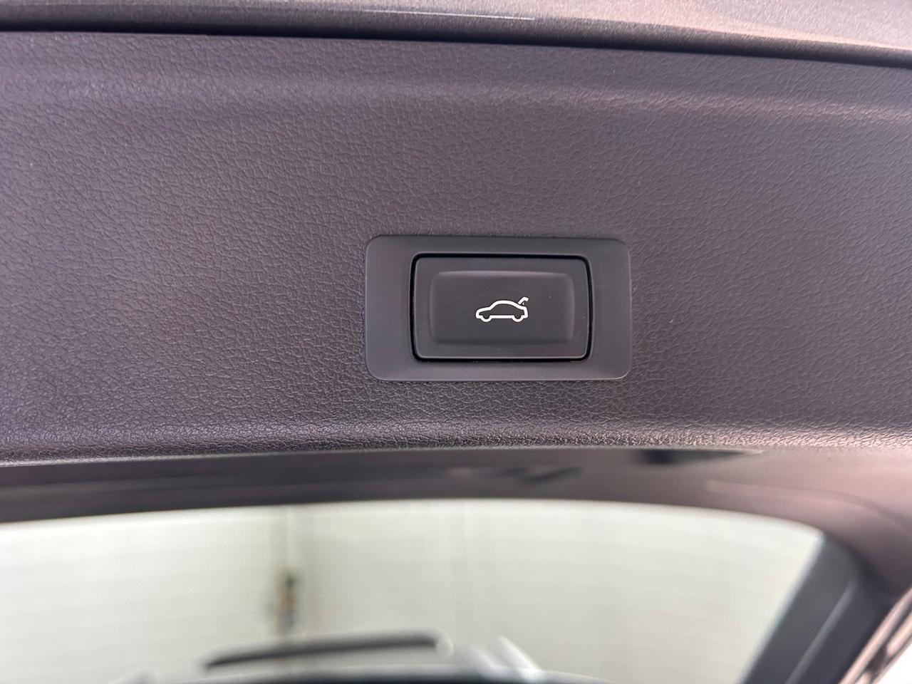 Audi A4 Avant 3.0 TDI S tronic S line edition