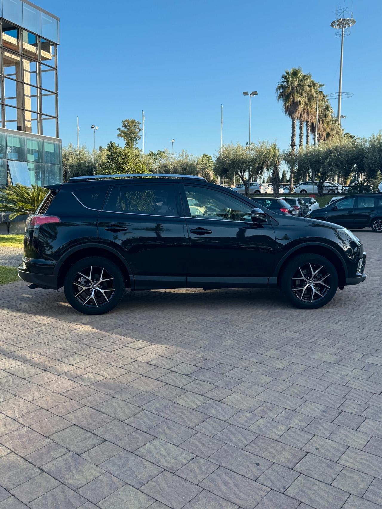 Toyota RAV 4 2.0D 2wd Lounge