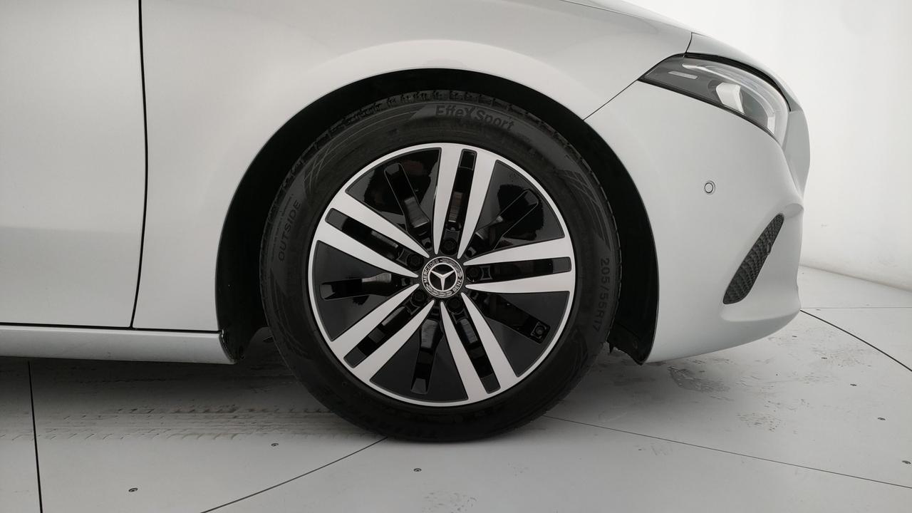 Mercedes-Benz Classe A - W177 2018 - A 180 d Sport auto