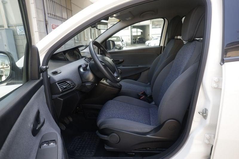 Lancia Ypsilon Lancia Ypsilon 1.0 FireFly 70cv S&S Hybrid SILVER 51KW ANNO 2022