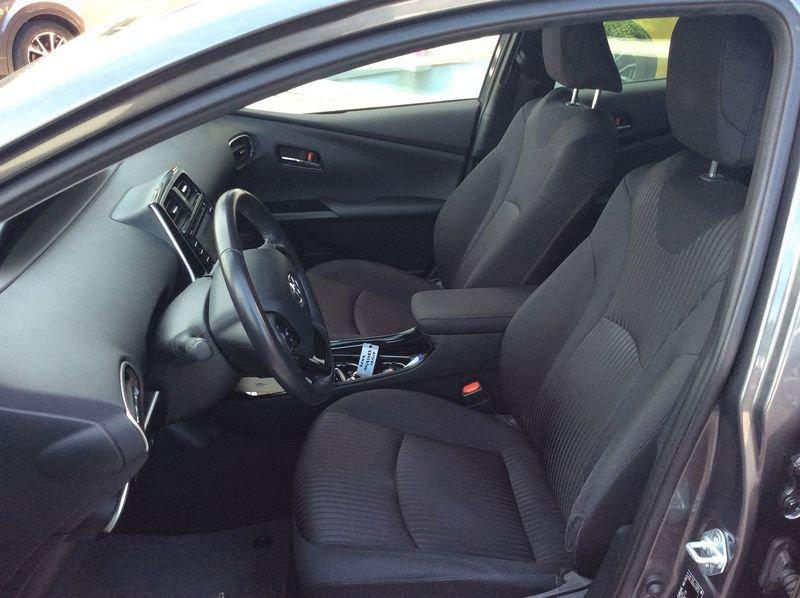 Toyota Prius 1.8 AWD Lounge