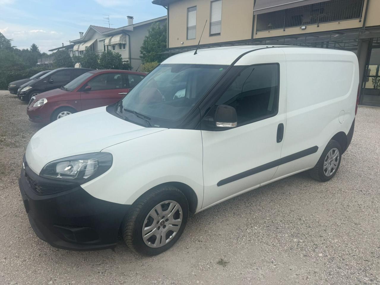 FIAT DOBLÒ CARGO / 2022/ 4P / VETT. FURGONATA LOUNGE 1.6 MJET 105CV E6D-F SeS
