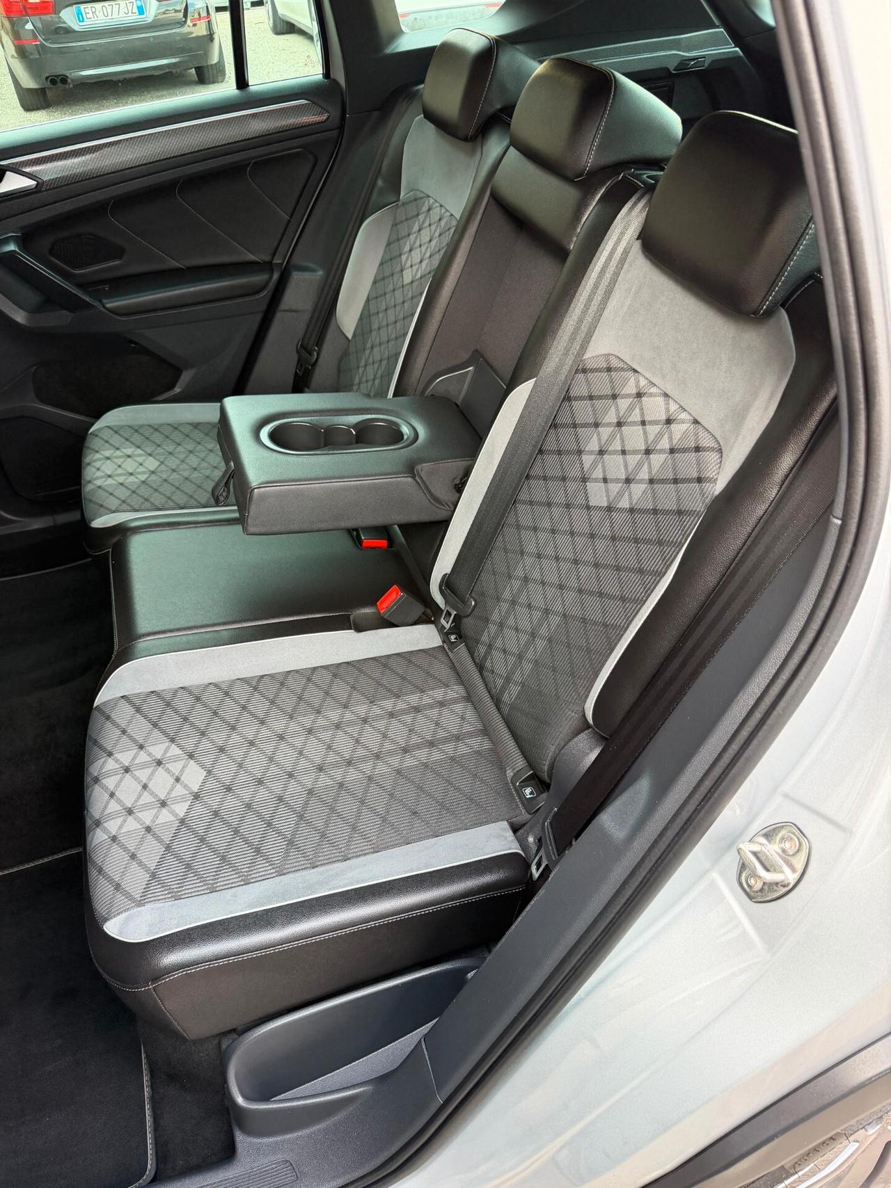Volkswagen Tiguan 2.0 TDI 150 CV SCR DSG 4MOTION R-Line