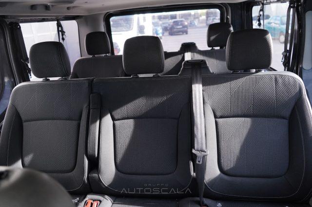 RENAULT Trafic T27 2.5 dCi 150cv PC-TN Passenger