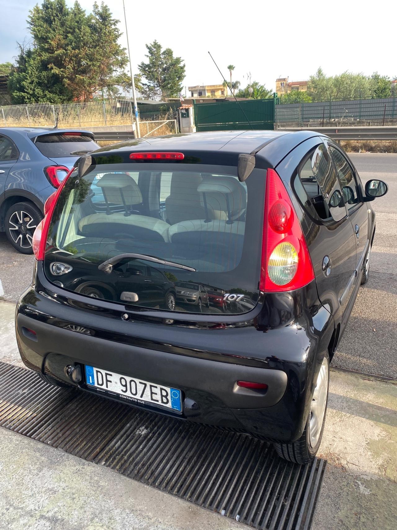 Peugeot 107 1.0 68CV 5p. Desir
