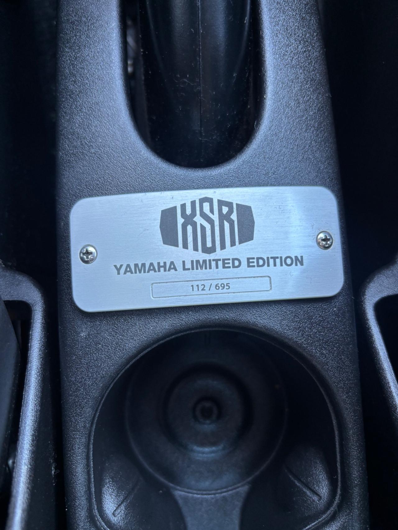 ABARTH 695 165CV YAMAHA LIMITED 112/695 AKRAPOVIC