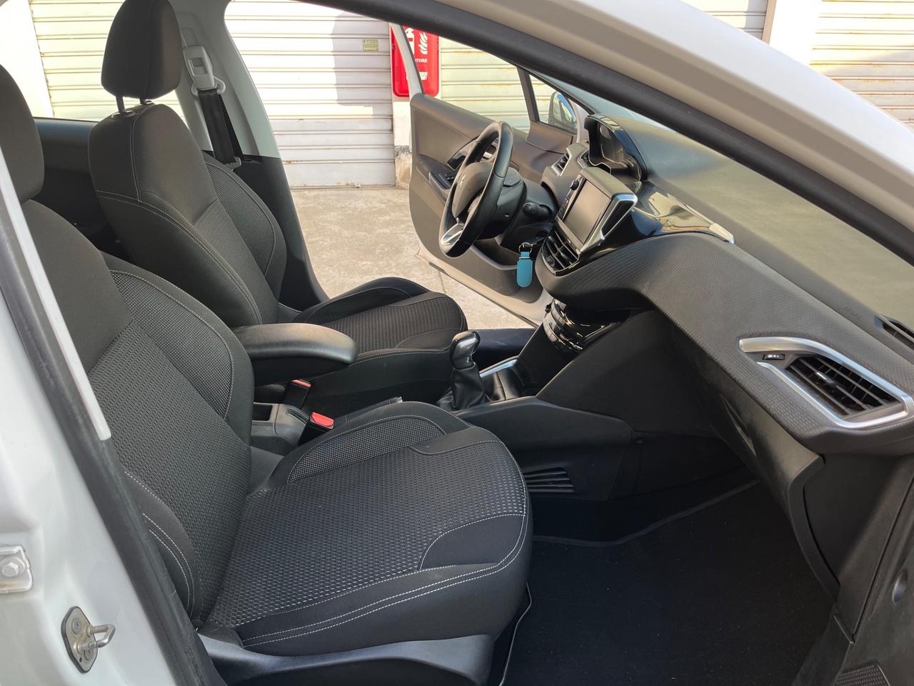 Peugeot 208 PureTech 82 5 porte Allure