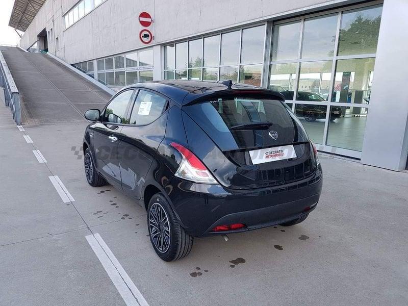 Lancia Ypsilon 1.0 firefly hybrid Oro s&s 70cv