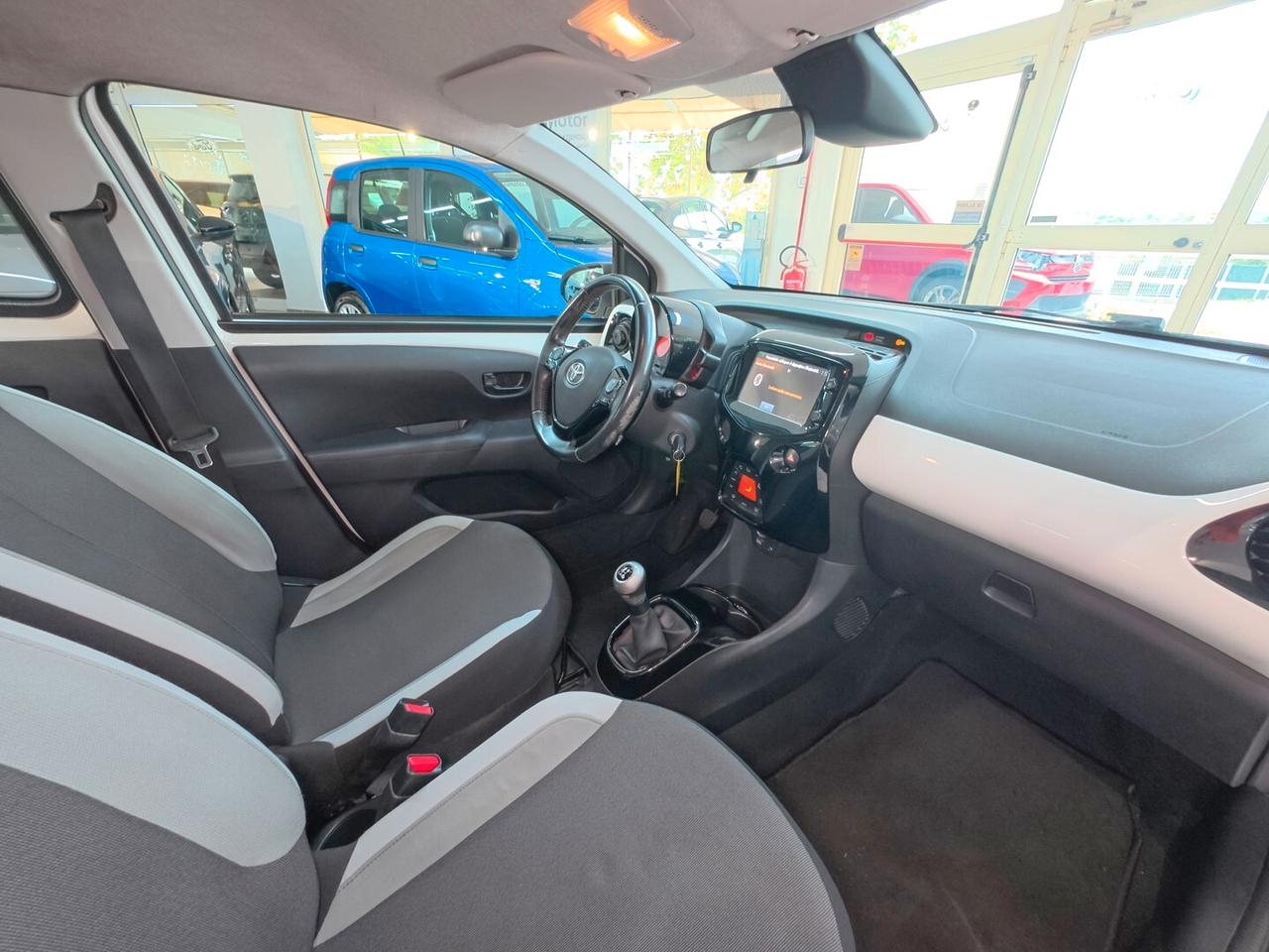 Toyota Aygo 1.0 VVT-i 69 CV 5 porte x-cool