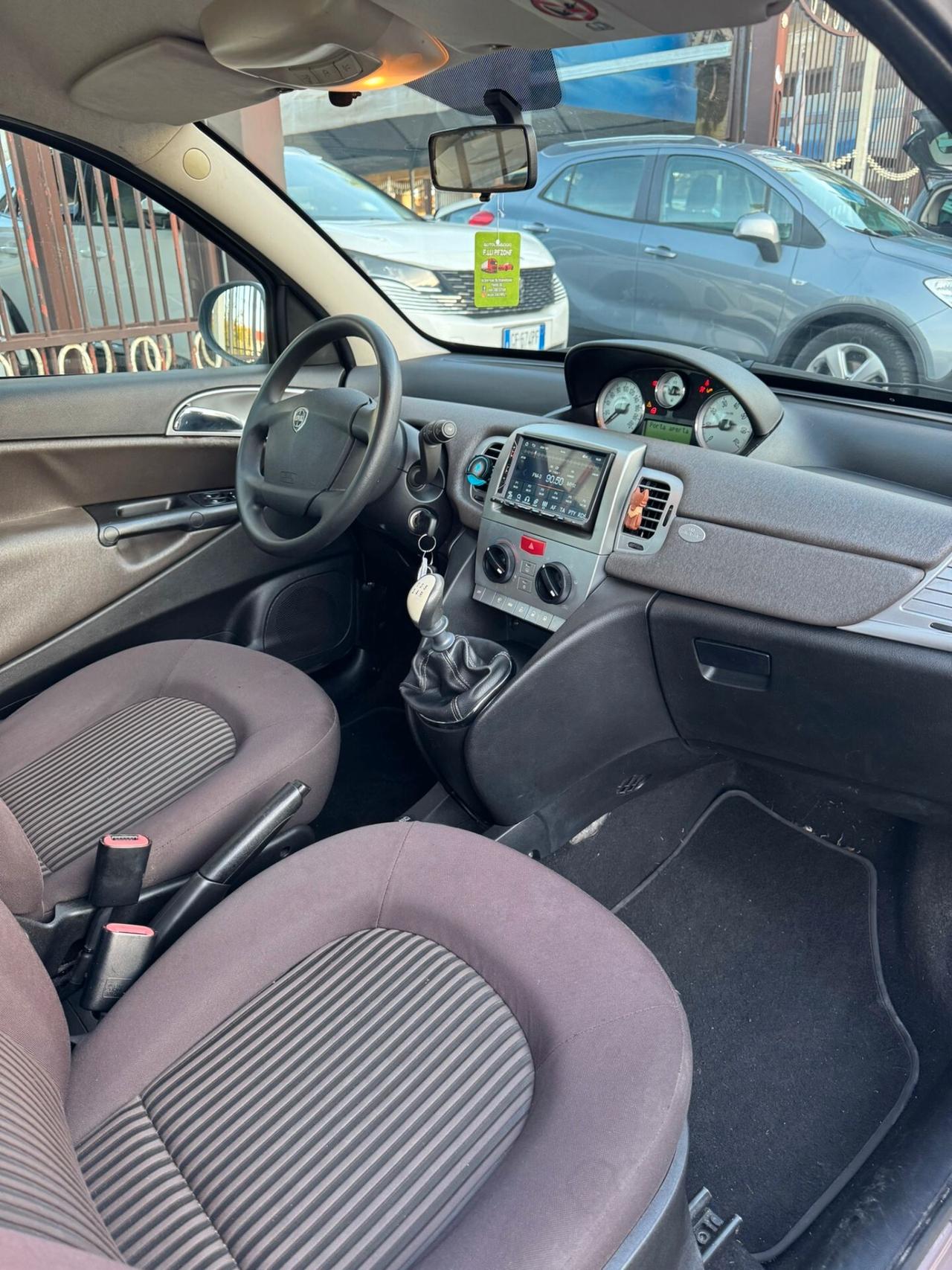 Lancia Ypsilon 1.2 Argento