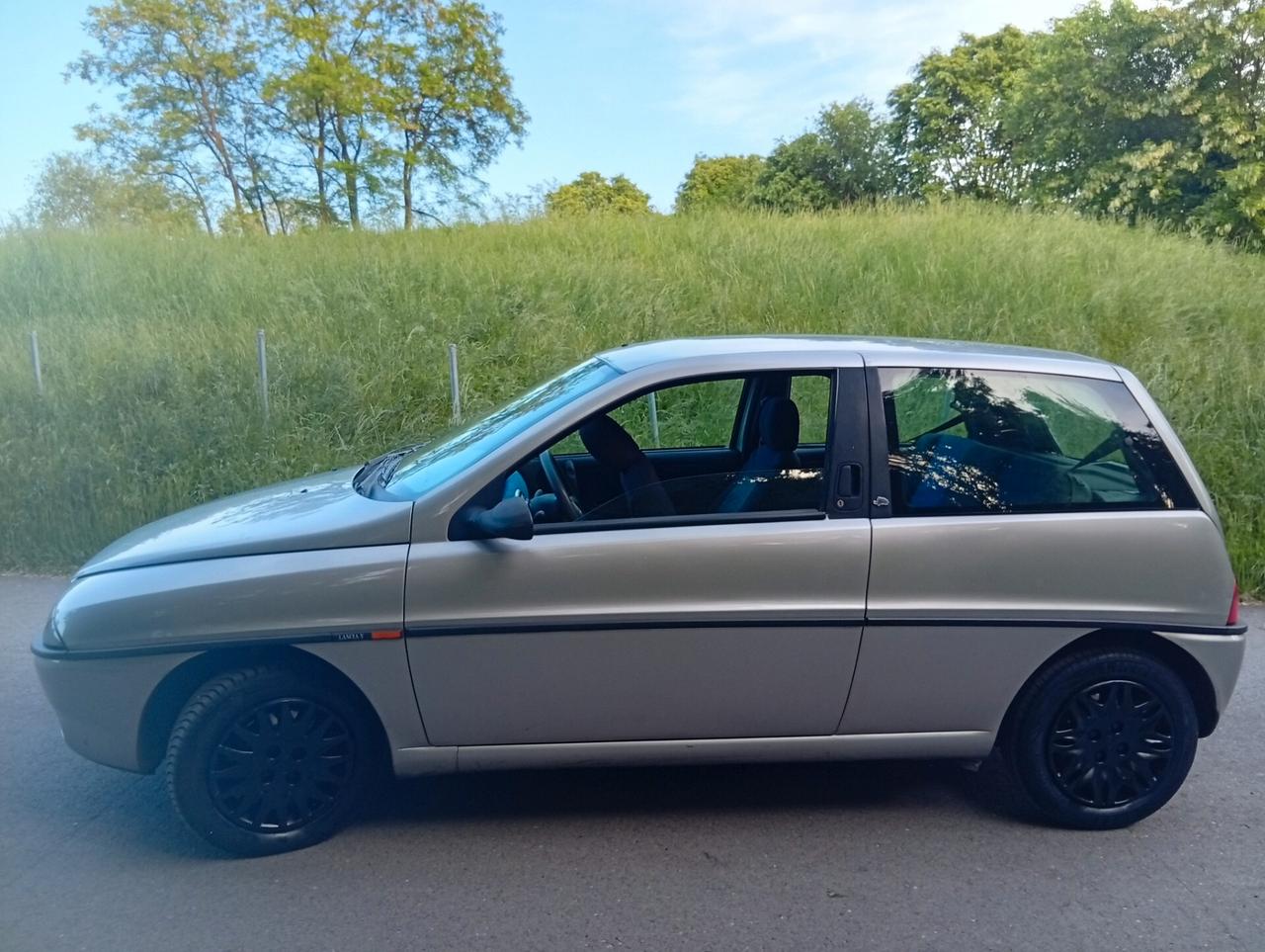 Lancia Y 1.2i cat Elefantino Blu