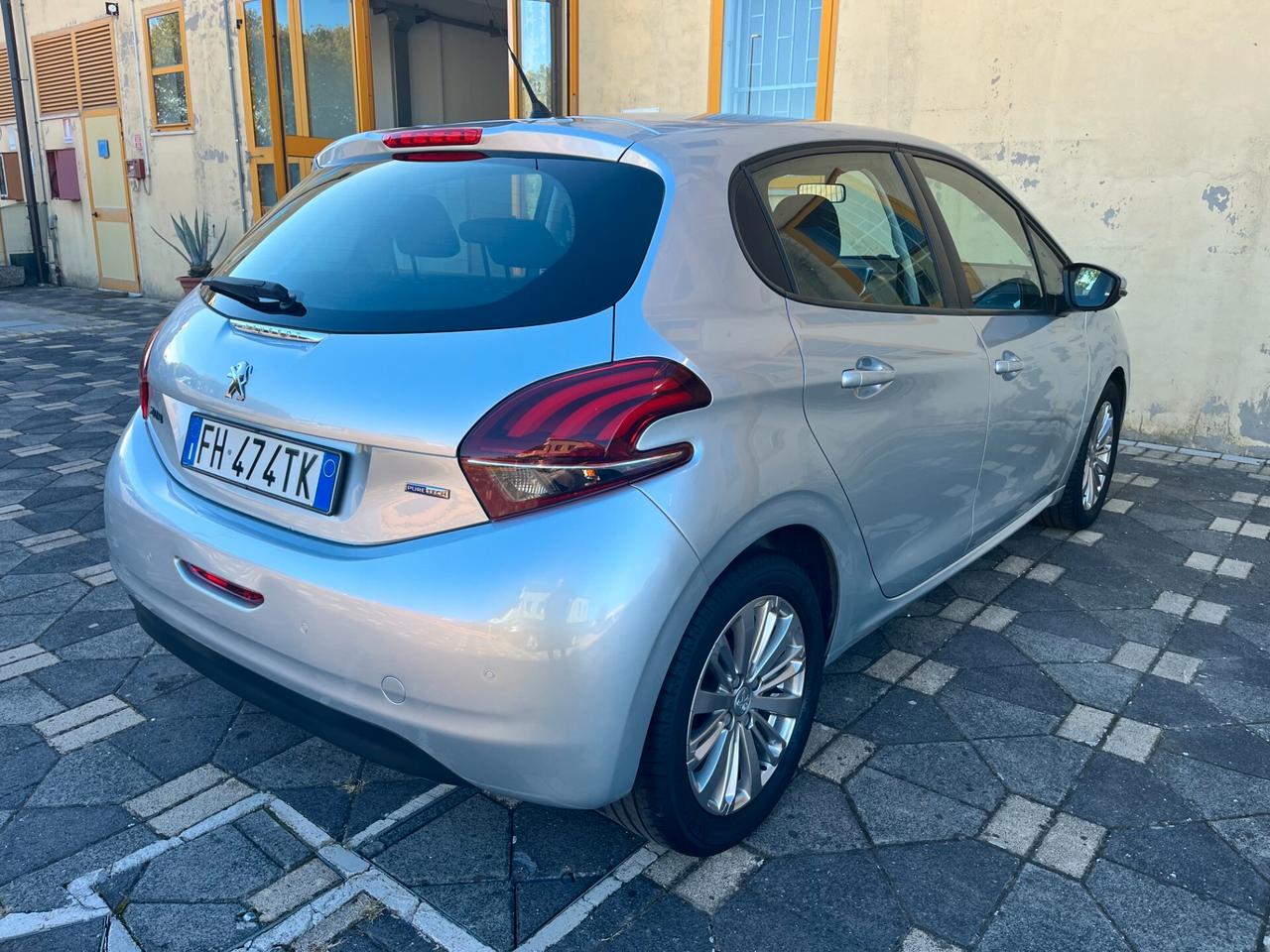 Peugeot 208 PureTech 82 5p. GPL Active