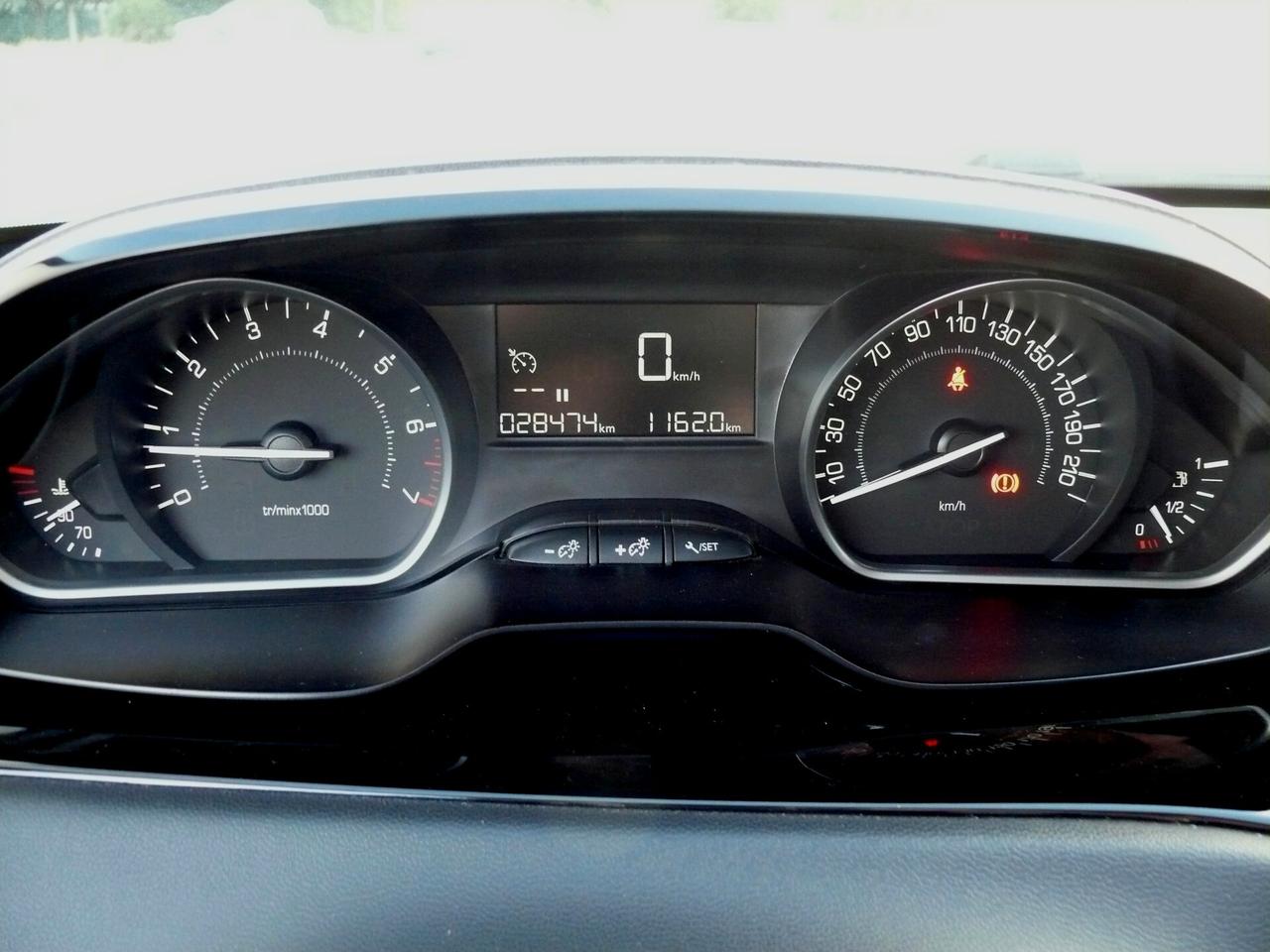 Peugeot 208 Allure (M1220)