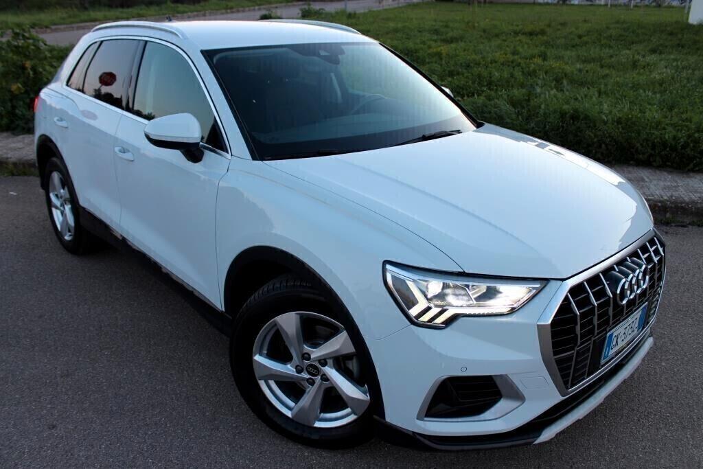 AUDI Q3 2.0 TDI Aut. *4 Telecamere *Matrix
