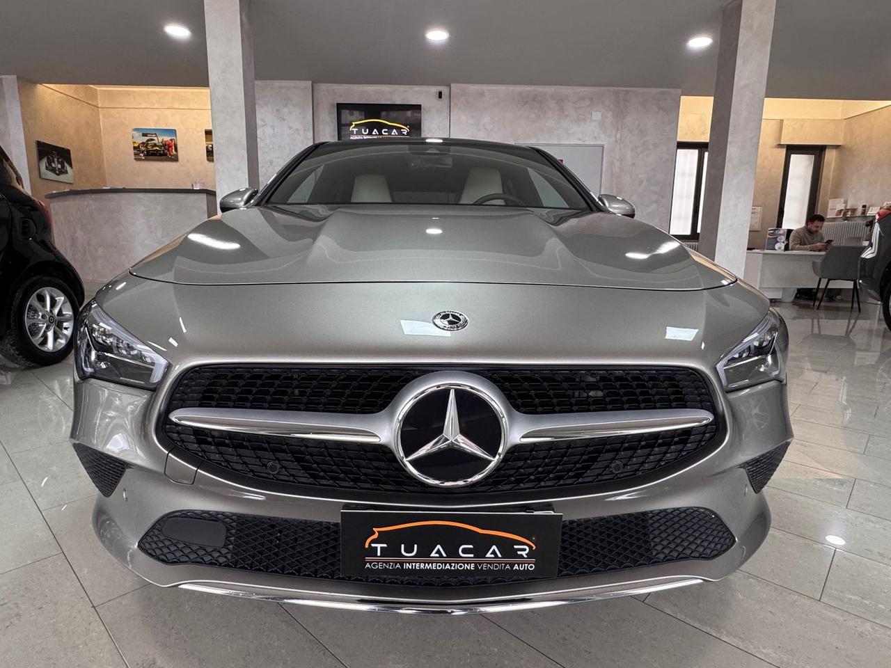 Mercedes-Benz CLA 200 Premium CLA 200 D