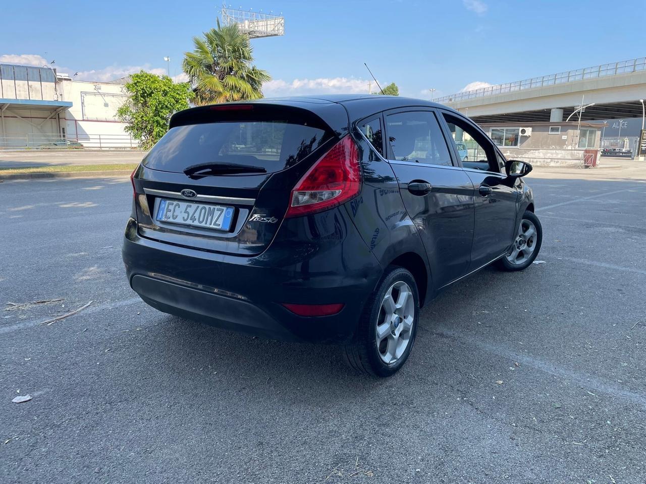 Ford Fiesta Ikon 1.4 5 porte Bz.- GPL