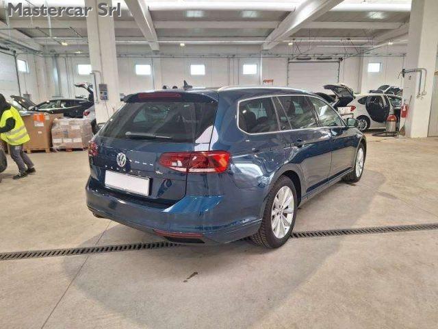 VOLKSWAGEN Passat Variant 1.6 tdi Business dsg 120cv - FZ341SY