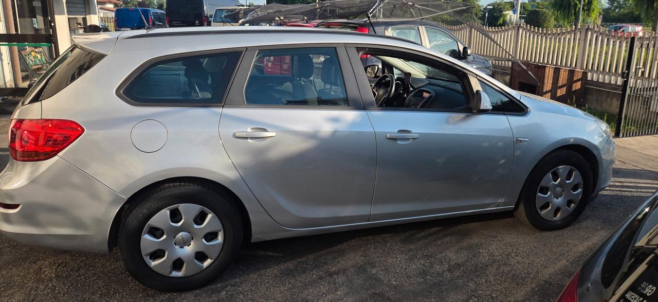 Opel Astra 1.7 CDTI 110CV Sports Tourer Cosmo