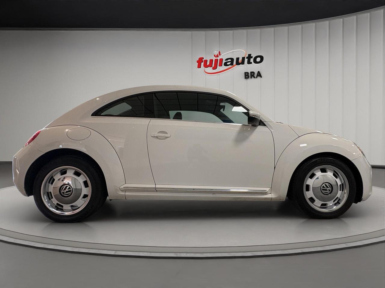 Volkswagen Maggiolino 1.6 tdi Design 105cv