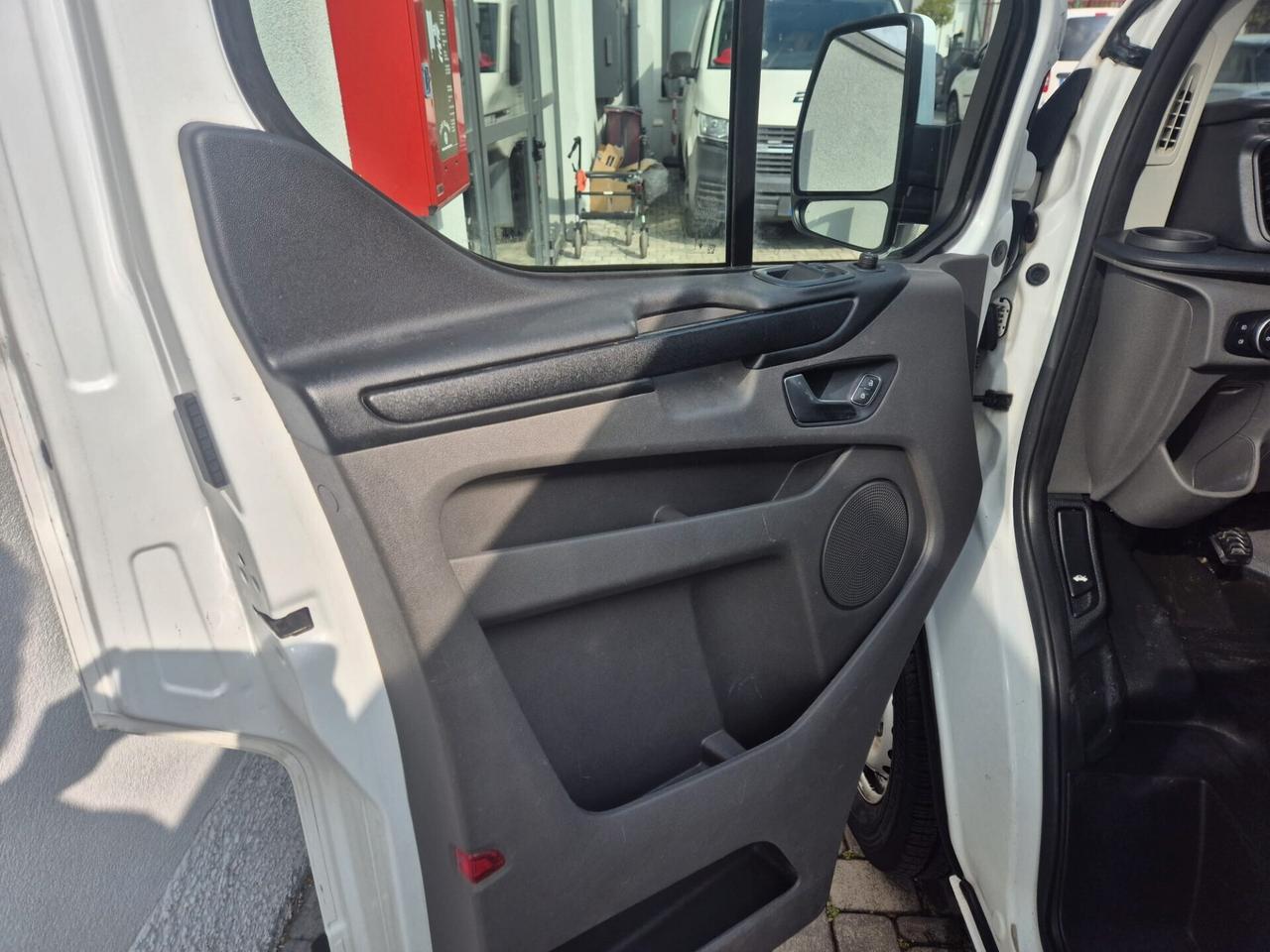 Ford Transit Custom 300 PL 2.0 130CV Trend