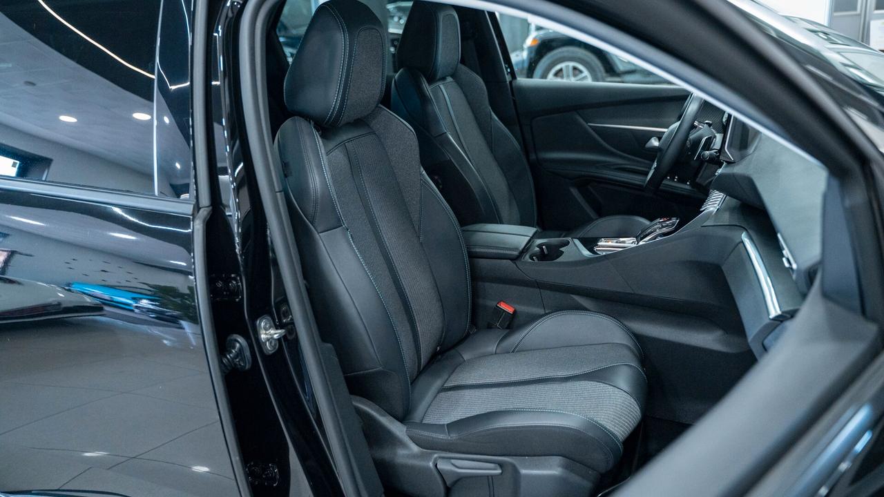 Peugeot 3008 1.5 BLUEHDI ALLURE PACK EAT8 SES 131 CV AUTO VIRTUL COCKPIT FULL