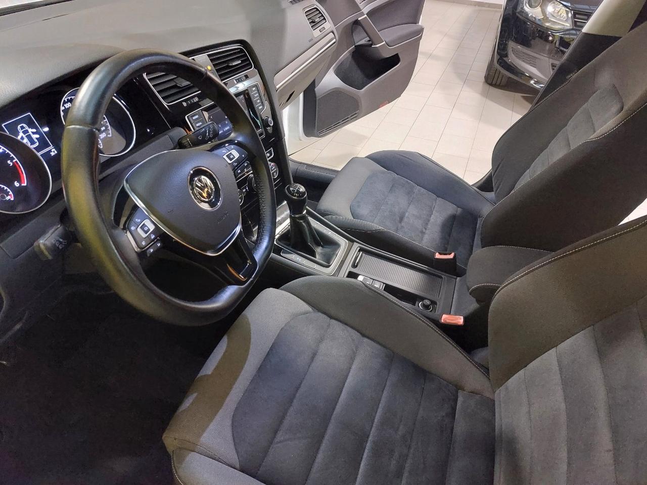 Volkswagen Golf 5 Porte Golf 5p 1.6 tdi Highline Executive (business) 110cv
