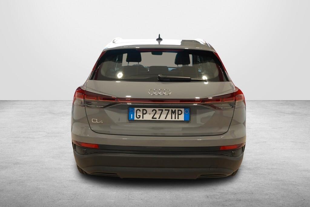 AUDI Q4 40 E-TRON 204CV AUTOMATIC BUSINESS ( FARI LED - VIRTUAL COCKPIT - ADAPTIVE CRUISE - CLIMA TRIZONA - NAVI - MIRROR - PDC - TELECAMERA POST. - CERCHI 19 )