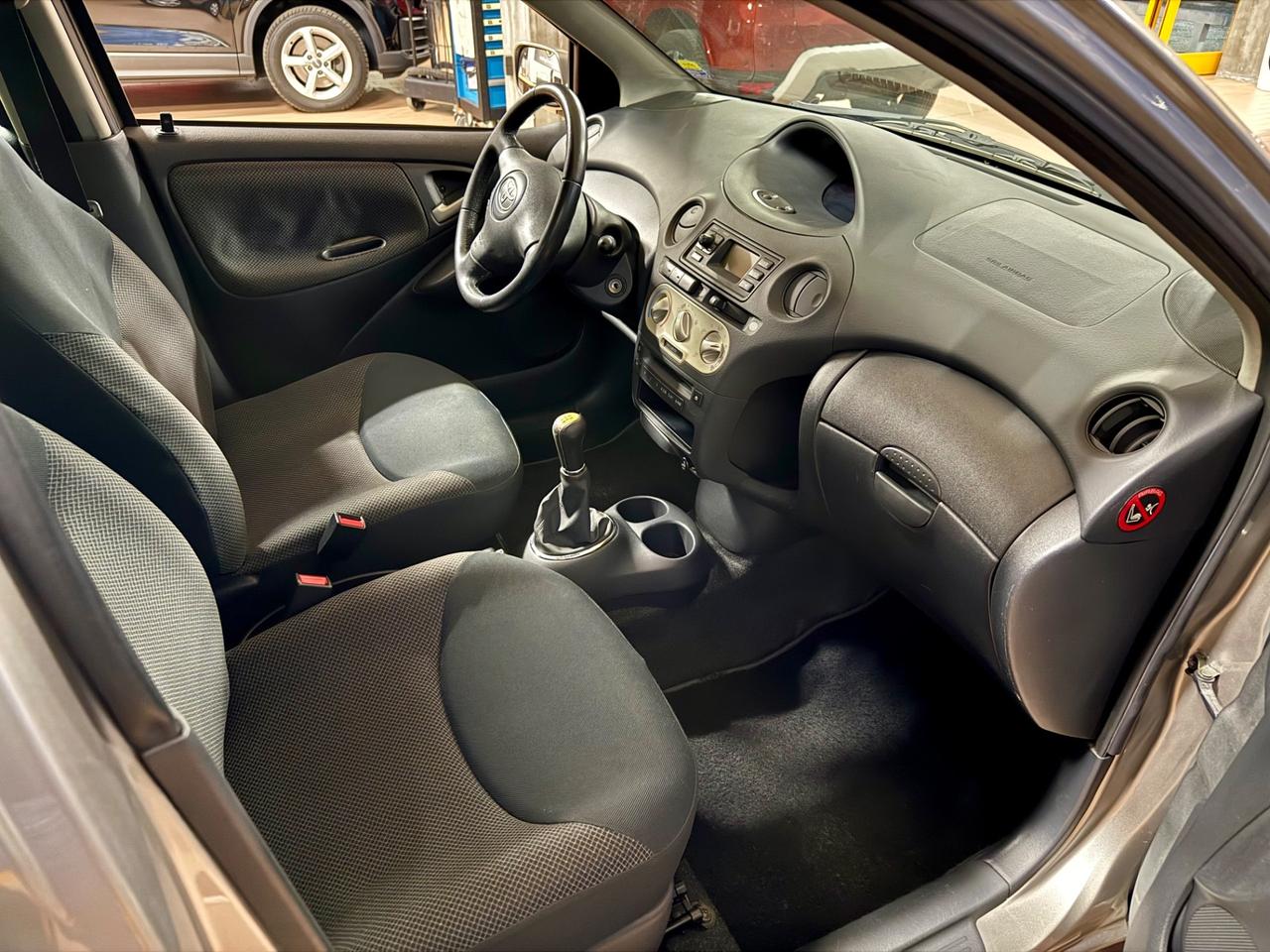 Toyota Yaris 1.0benzina 65cv Neopatentati