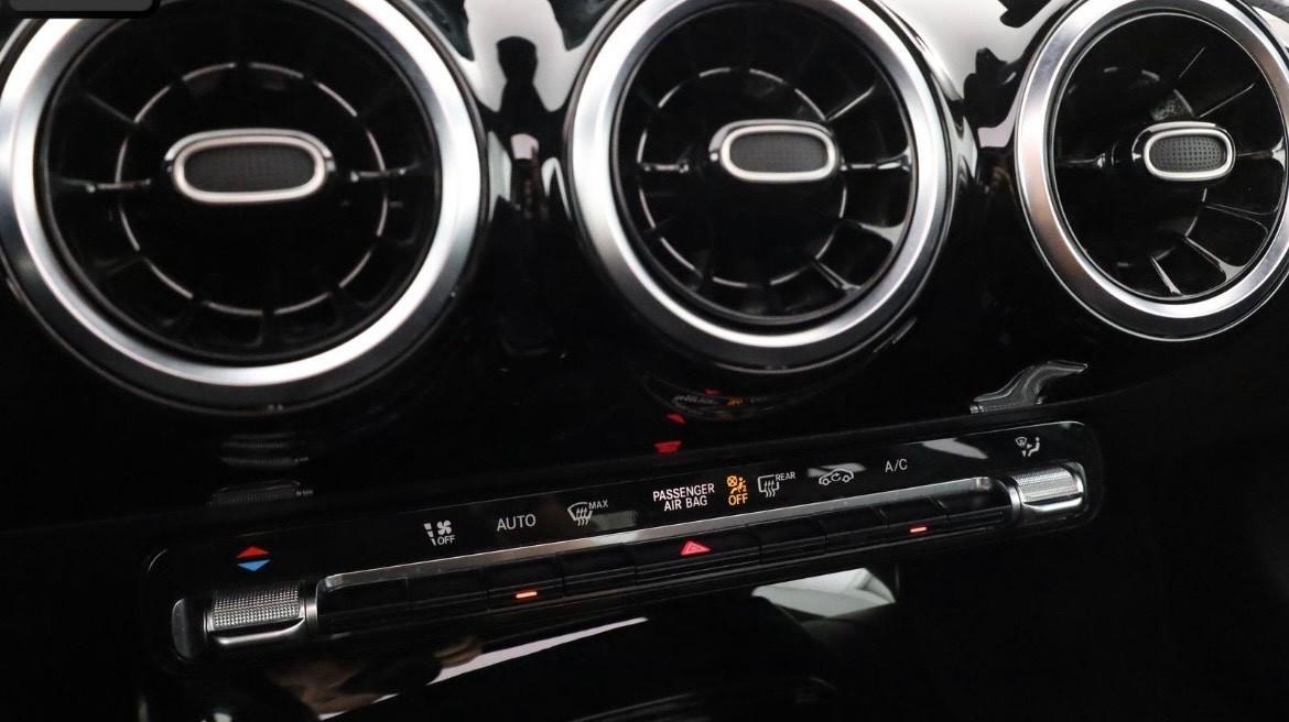 Mercedes-benz A 180d Automatic Premium AMG Line