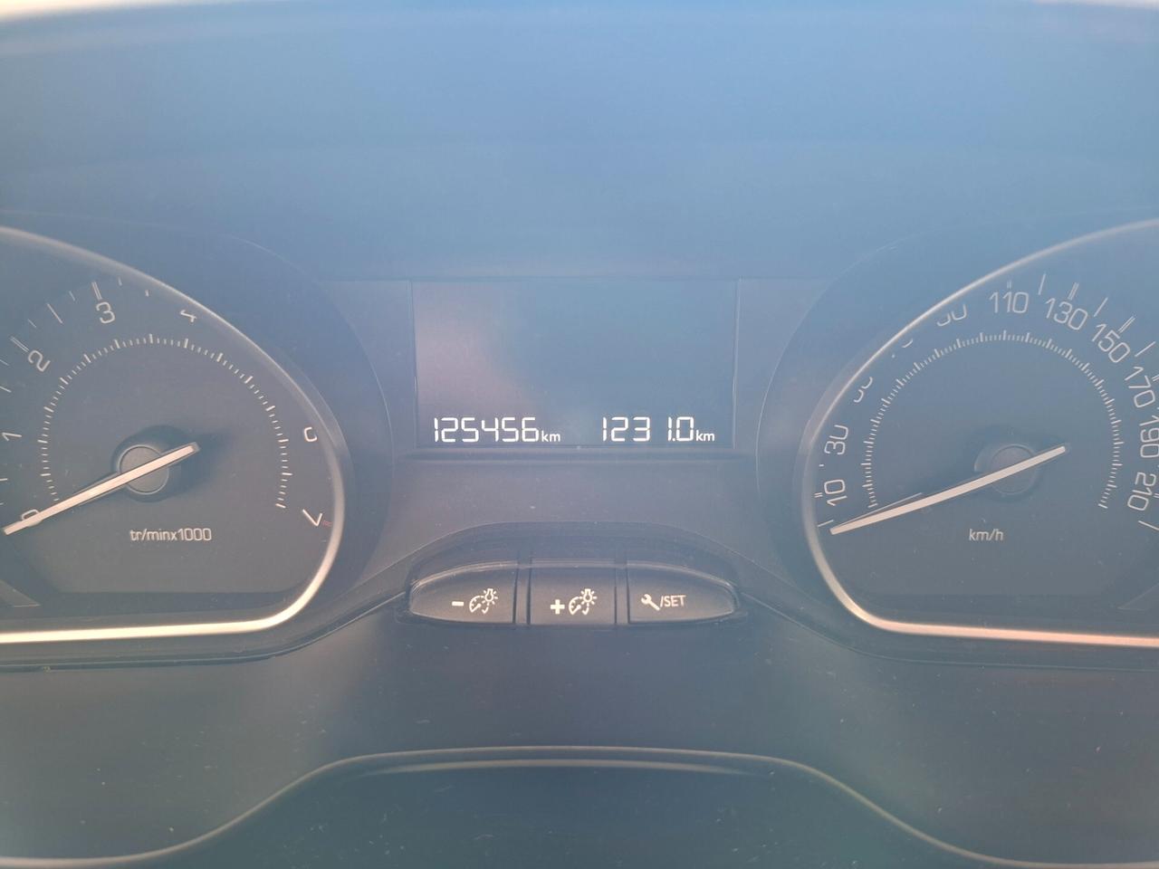 Peugeot 2008 1.2 EURO 6 / DA NEOPATENTATI