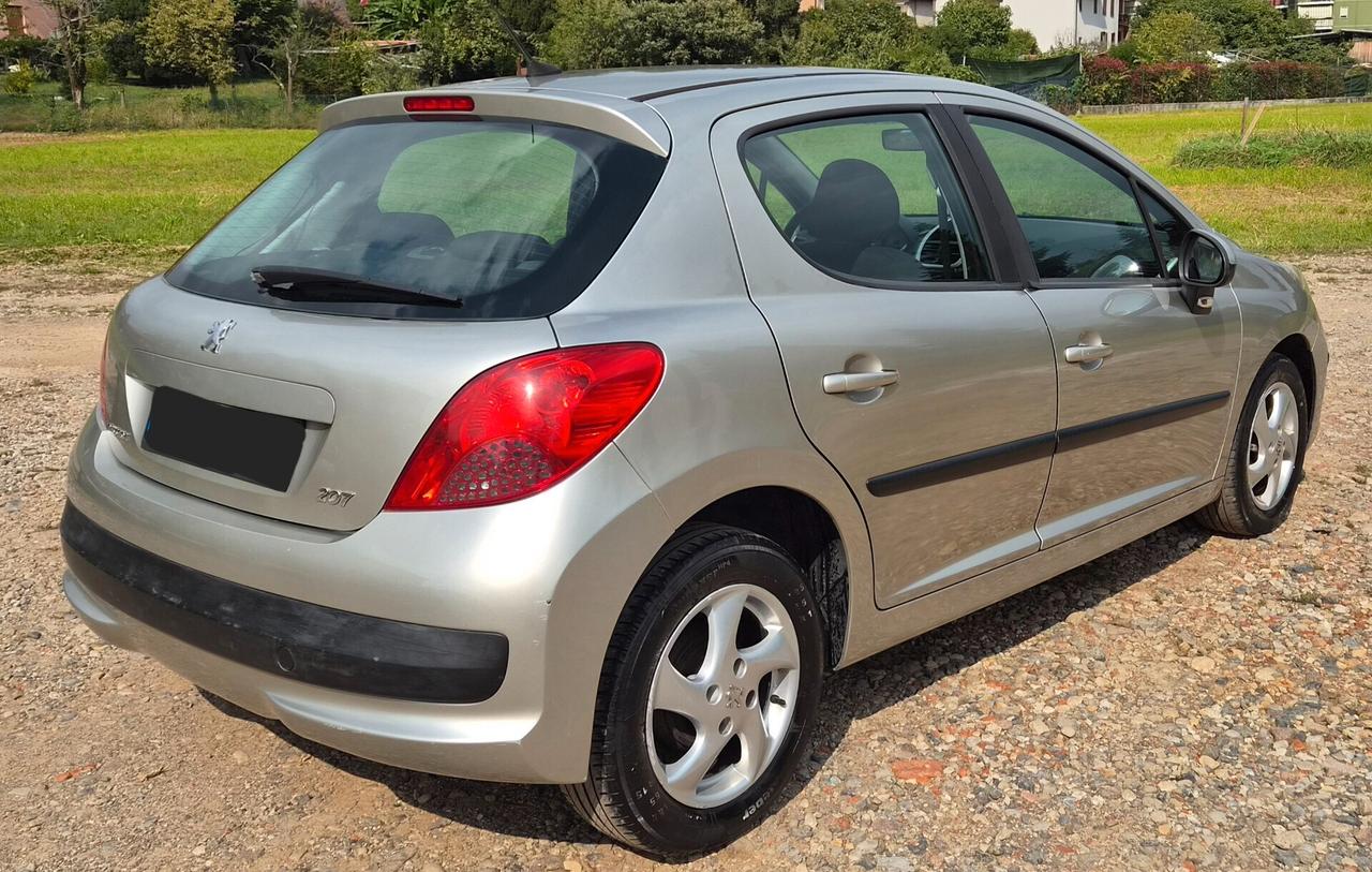 Peugeot 207 1.4 8V 75CV 5p. X Line