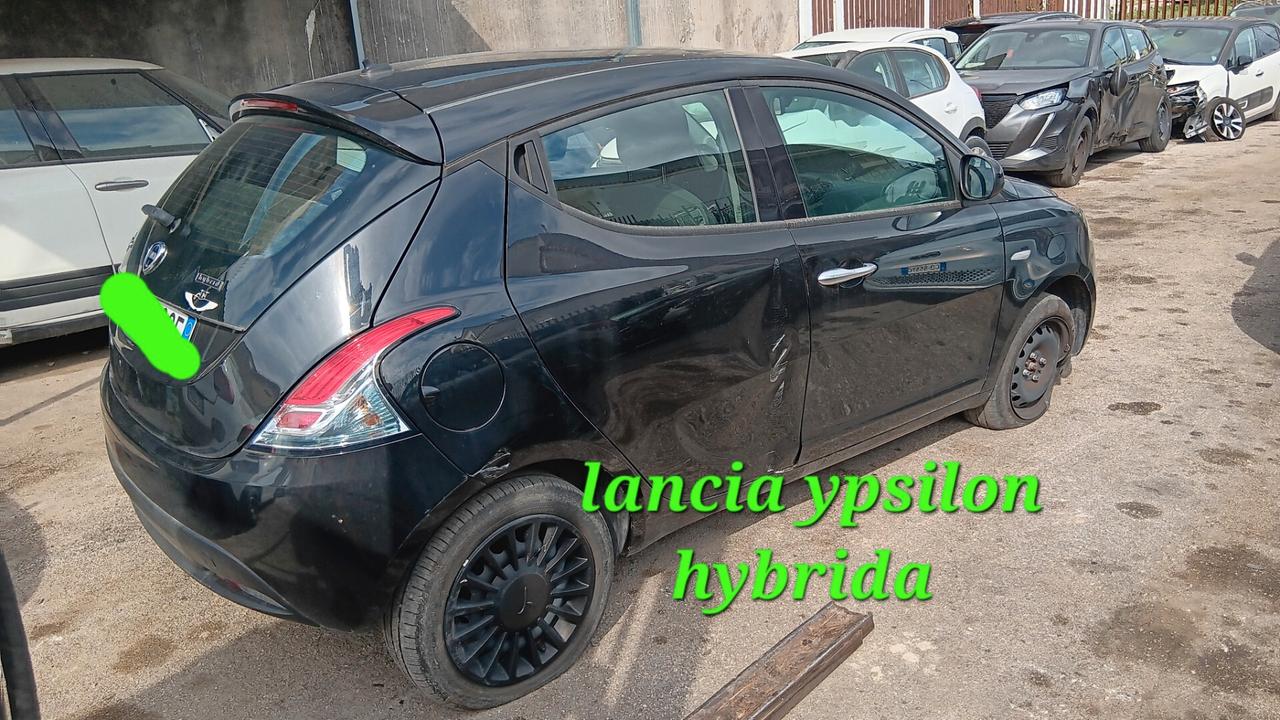 Lancia Ypsilon hybrida incidentata sinistrata mondialcars 022