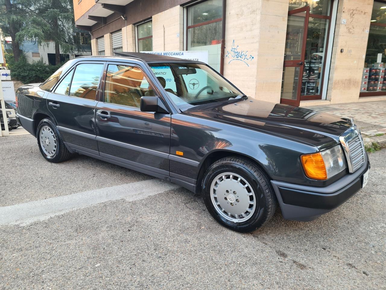 Mercedes-benz 300 E