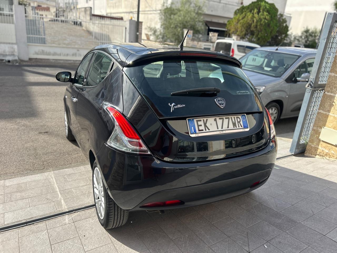 Lancia Ypsilon 1.2 69 CV 5 porte S&S Gold-2011