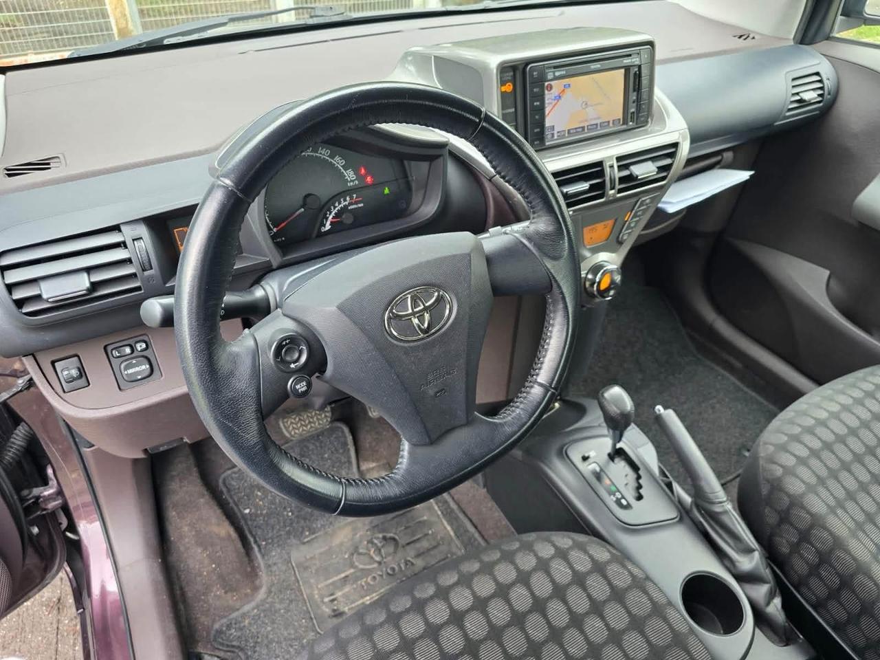 Toyota iQ 1.0 Sol