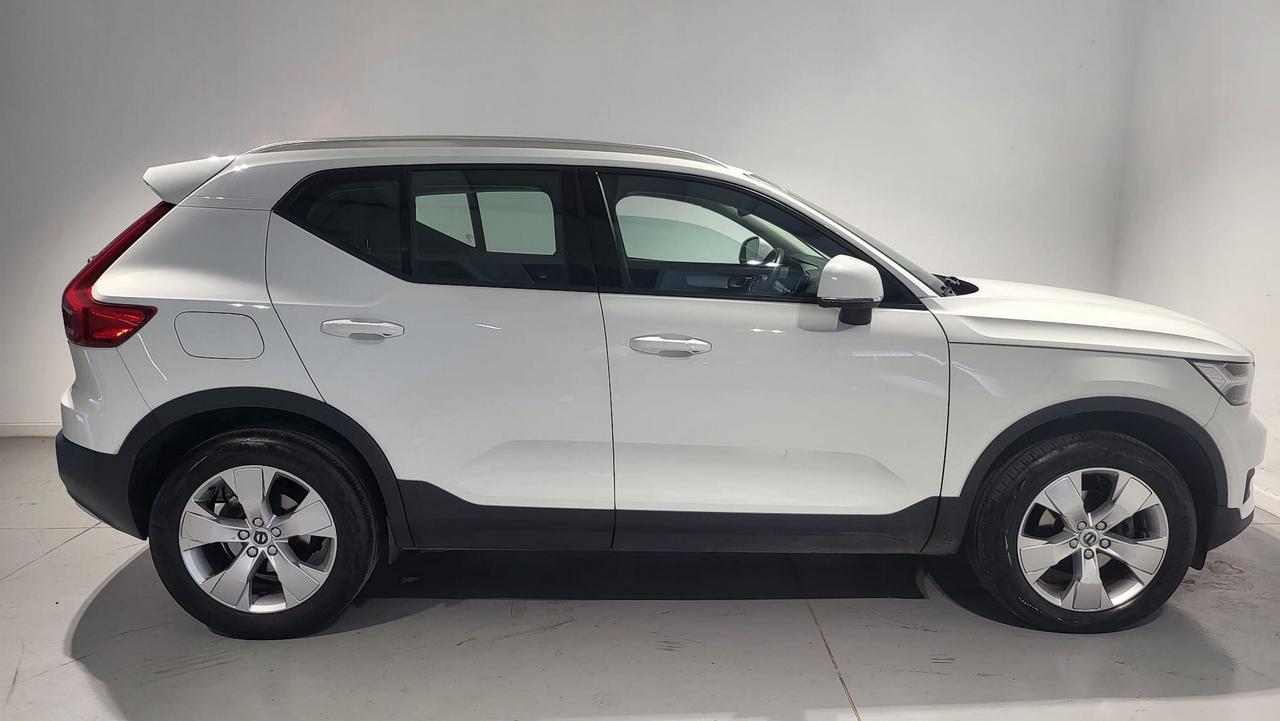 VOLVO XC40 1.5 t3 Momentum Core 163cv auto my21