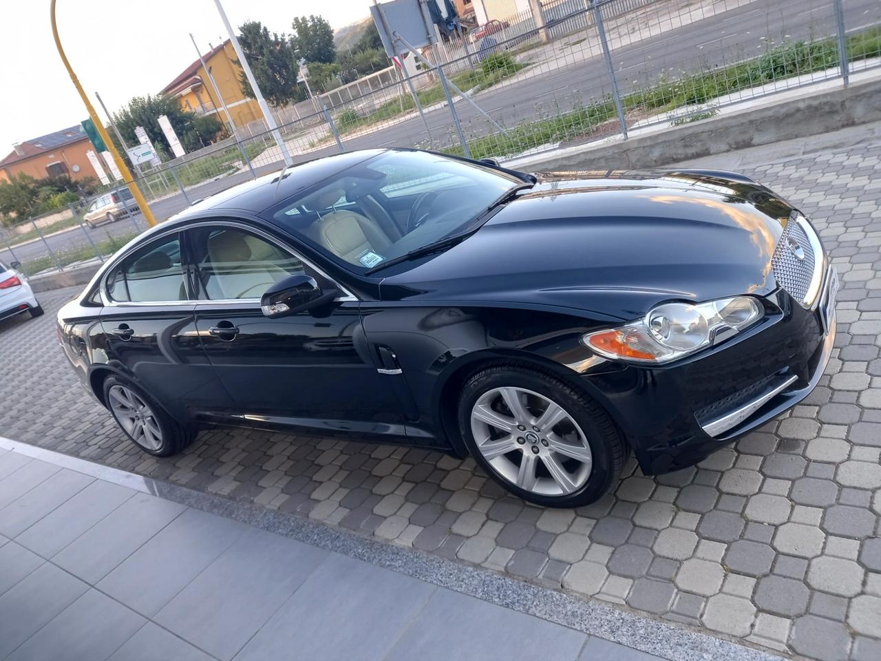 Jaguar XF 2.7D V6 207 CV PREMIUM LUXURY **UNIPROPRIETARIO**