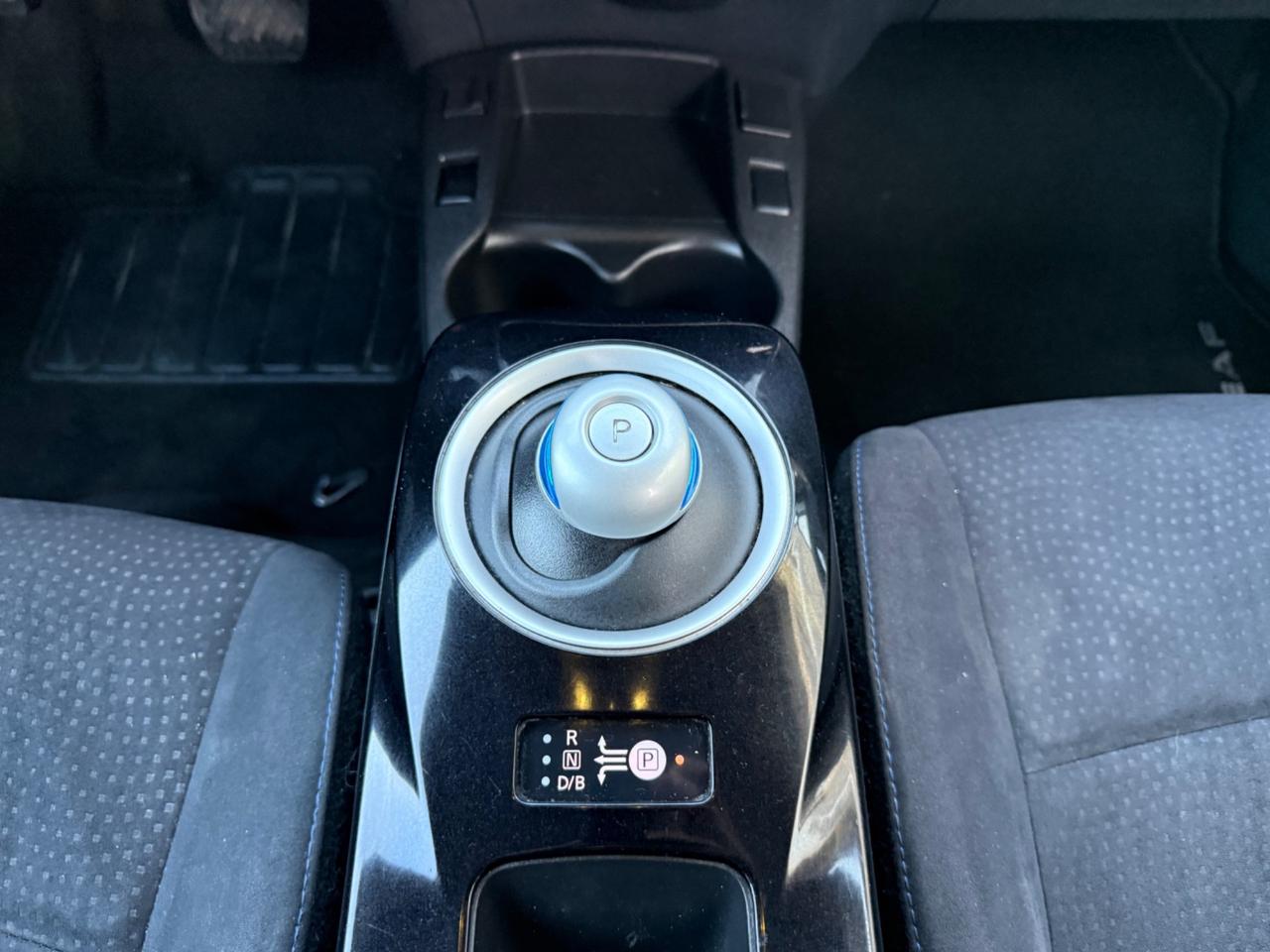 Nissan Leaf Tekna 30KWh Solar pack Spoiler 2016